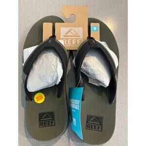 NWT Men's Reef Fanning Low - size 9 - Olive